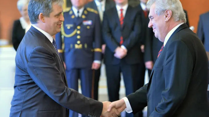 Prezident jmenuje Jiřího Dienstbiera (ČSSD) ministrem pro legislativu, lidská práva a rovné příležitosti