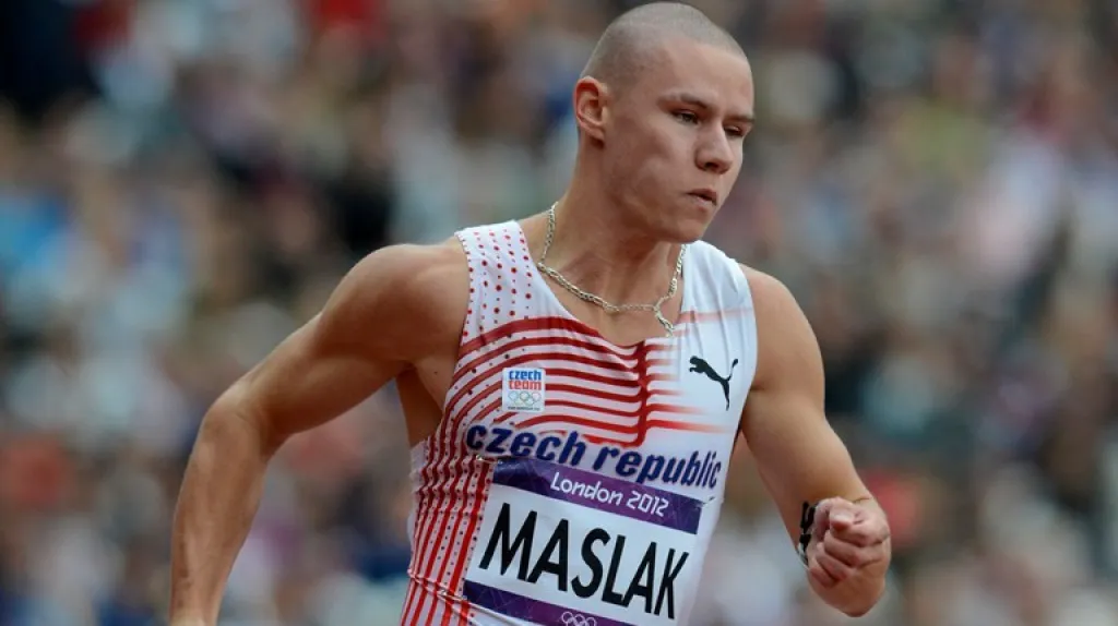 Pavel Maslák v rozběhu na 200 metrů
