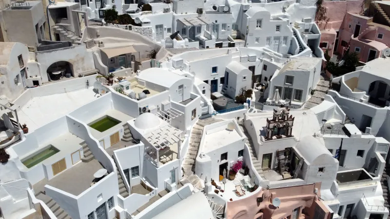 Santorini je dnes oblíbená turistická destinace