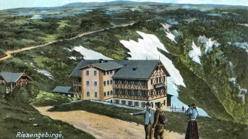 Dobová pohlednice Labské boudy z časů rakousko-uherské monarchie (cca 1910)