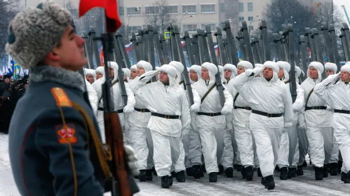 Přehlídka k 70. výročí ukončení blokády Leningradu