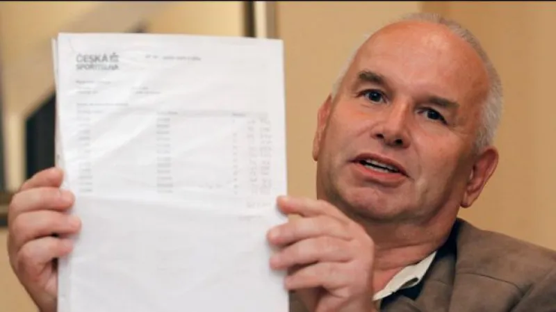 Vladimír Krejčíř u své chalupy