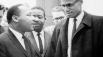 Martin Luther King Jr. a Malcolm X (vpravo)