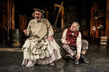 V Divadle Bolka Polívky se nad sestřeleným andělem přou o pravdu a lež 