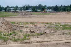 V Opatovicích nad Labem postaví skladovací halu, navzdory odporu části obce