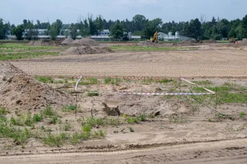 V Opatovicích nad Labem postaví skladovací halu, navzdory odporu části obce