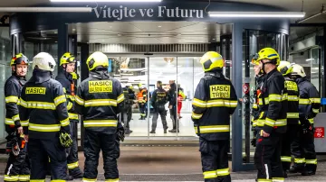 Zásah hasičů, policistů a záchranářů v obchodním centru Futurum v Hradci Králové