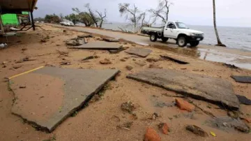 Cyklon Yasi pustošil Queensland
