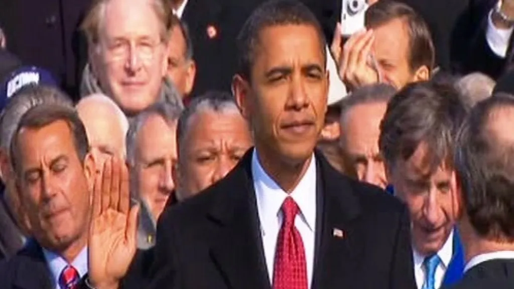 Barack Obama skládá prezidentský slib