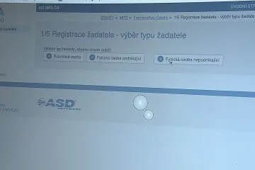 Podávání žádostí o covidové kompenzace jde pomalu. Ministerstvo prodloužilo termín
