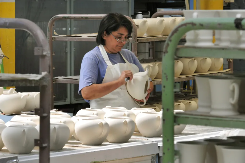 Pokles výroby nebo nedostatek práce se firmě vyhnul. „Za loňský a letošní rok máme tak naplněnou výrobu, že spíš zápolíme s opačným problémem, jak uspokojit zákazníky, dostát termínům a dostát svým závazkům. Moc to logiku nemá, ale bohudík je to tak,“ řekl novinářům generální ředitel společnosti Vlastimil Argmann