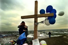 „Chraňte děti, ne zbraně,“ žádají 20 let po masakru na škole v Columbine rodiče i studenti