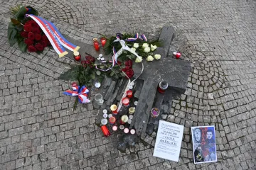 Senátoři uctili památku Palacha, vyzdvihli svobodu a demokracii