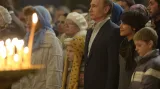 Putin se účastní vánoční mše v kostele v Soči