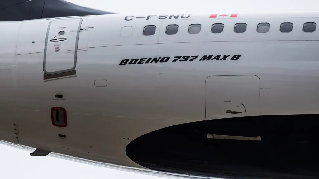 Boeing 737 MAX 8