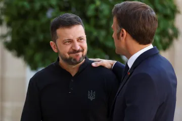 Francie vycvičí ukrajinskou brigádu a dodá střely dlouhého doletu SCALP, slíbil Macron Zelenskému
