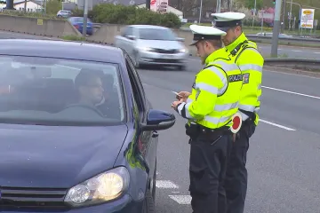 S Velikonoci posilují policisté hlídky a dopravci spoje