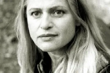 Recenze: Mojca Kumerdej: Víc než žena