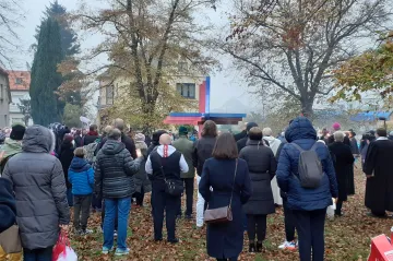 Na Bílé hoře odhalili v den výročí bitvy Kříž smíření