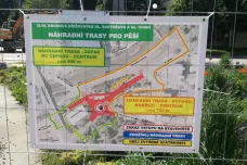Dopravu v centru Zlína změnila uzavírka kvůli stavbě kruhového objezdu u autobusového nádraží 