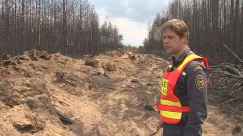Mluvčí hasičů Zdeněk Hošák na požářišti