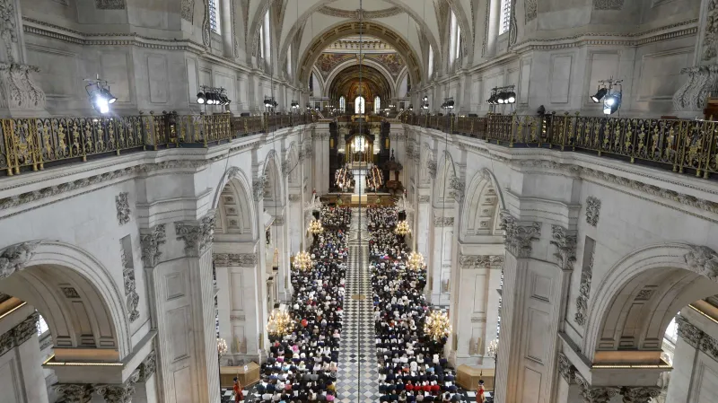 U svatého Pavla začaly oslavy narozenin britské královny