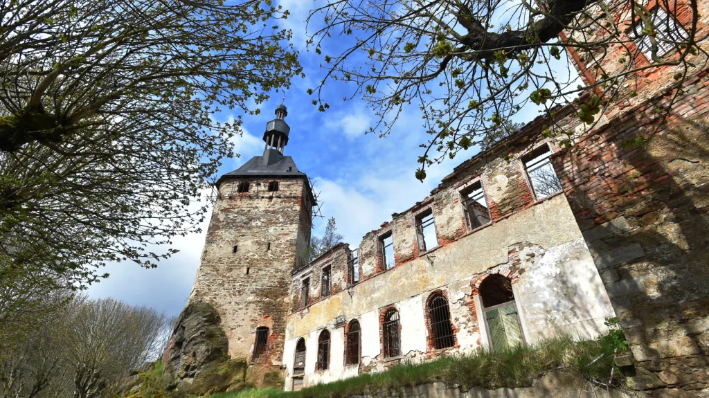 Záchrana hradu Hartenberg v Hřebenech na Sokolovsku