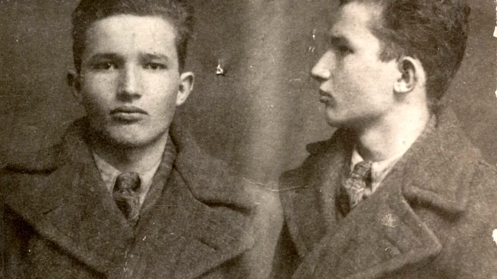 Mladý komunistický agitátor Nicolae Ceaușescu pracoval v roce 1936 jako obuvnický učeň v Bukurešti. Po svém zatčení za šíření propagandy byl poslán do vyhnanství v rodné vsi Scornicești a později do koncentráku v Târgu Jiu. Po válce byl jmenován generálem