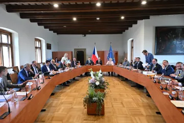 Vláda omezí počet zákonů poslaných do sněmovny