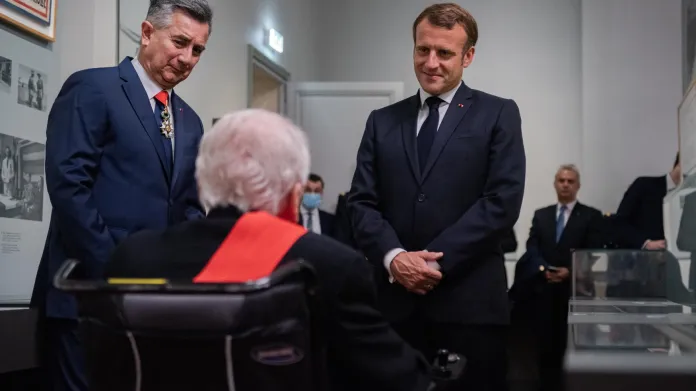 Francouzský prezident na návštěvě v Invalidovně