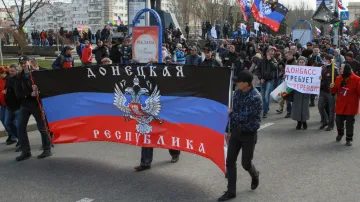 Demonstrace proruských aktivistů v Doněcku