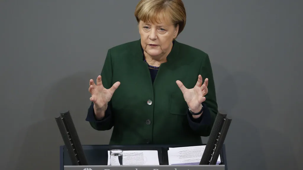 Angela Merkelová při projevu před poslanci