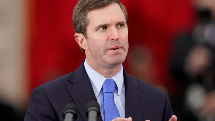 Guvernér Kentucky Andy Beshear na snímku z roku 2019