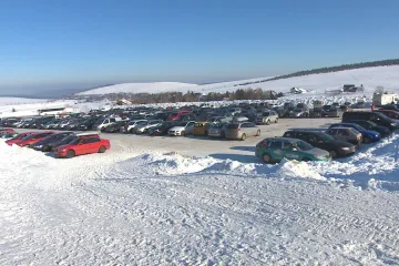 Turisté zaplavili Krušnohoří. Tamní radnice raději uzavře centrum Božího Daru