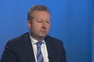 „Splachovat pitnou vodou je barbarství, vodní blahobyt skončil,“ říká ministr Brabec