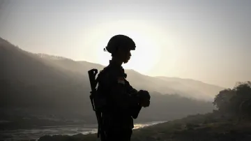 Člen opoziční Lidově osvobozenecké armády v Myanmaru