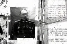 Bělogvardějský důstojník utekl před bolševiky do Prahy. Potomek našel dokumenty o jeho osudu v USA