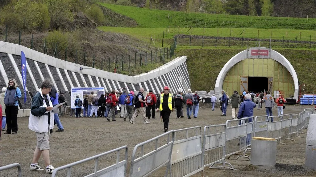 Den otevřených dveří na stavbě D8