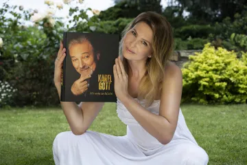 Vyšly Gottovy memoáry. Autobiografie je vždycky zajímavější, když autor mluví o jiných, míní kritik