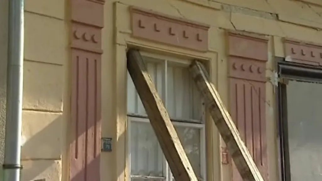 Domy v Bosonohách se propadají, odborníci zahájili geofyzikální průzkum