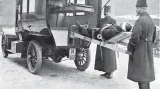 První pražský sanitní automobil získal Pražský dobrovolný sbor ochranný v roce 1910.