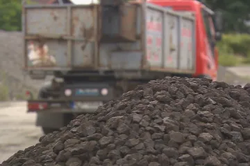 Rozvoz zásob paliv před zimou komplikuje počasí