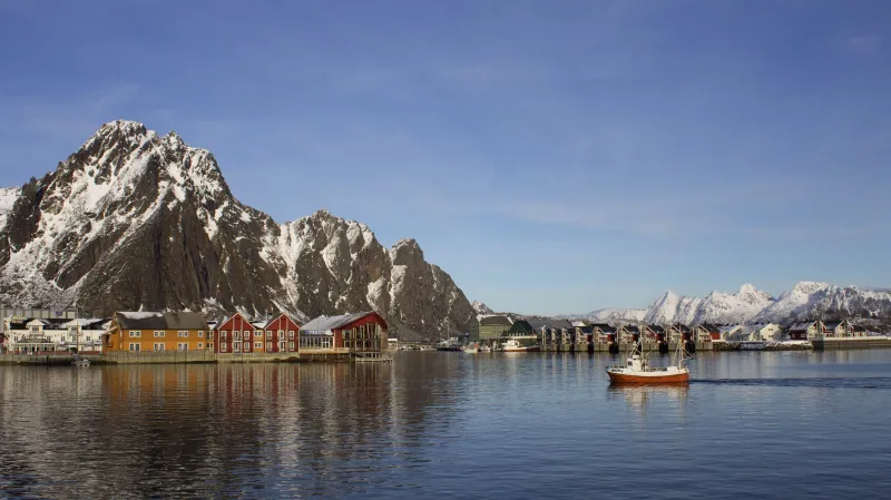 Obec Svolvaer v norském souostroví Lofoty