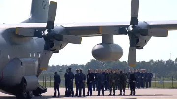 V Nizozemsku přistály speciály s rakvemi obětí letu MH17