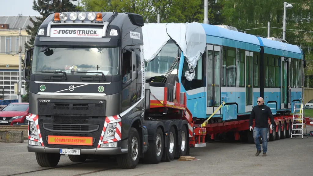 Stadler nOVA - aktuálně nejmodernější tramvaj v Česku