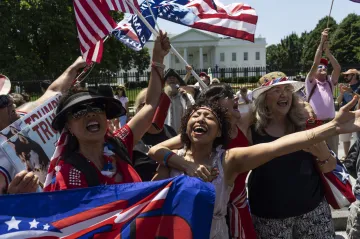 USA slaví Den nezávislosti. Trump slíbil tanky, stíhačky a ten největší ohňostroj