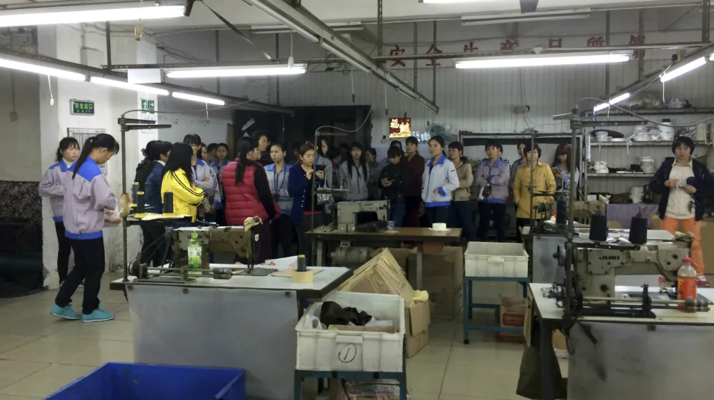 Čínské dělnice z továrny na kabelky stávkují kvůli pracovním podmínkám