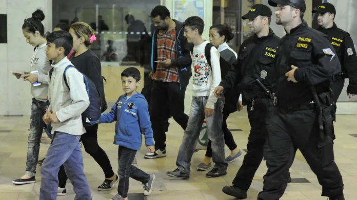 Syřané zadržení na jihu Moravy postupně odjíždějí do Německa