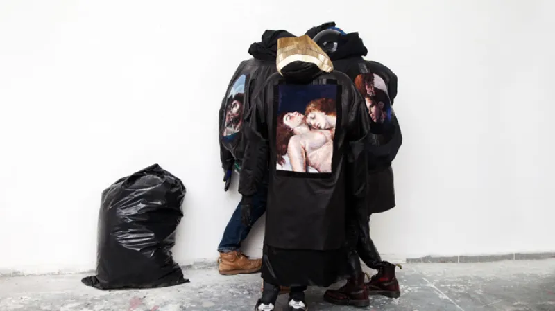 Klára Vystrčilová - kožené oděvy s ručně vyšívanými aplikacemi