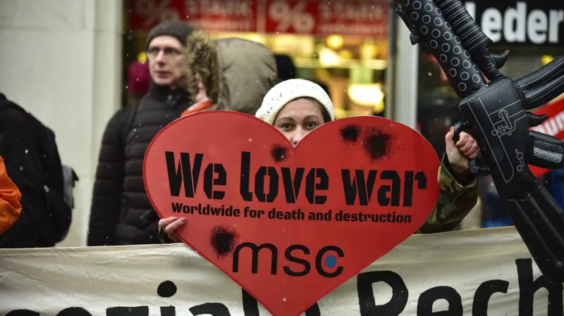 Demonstrace proti mnichovské konferenci